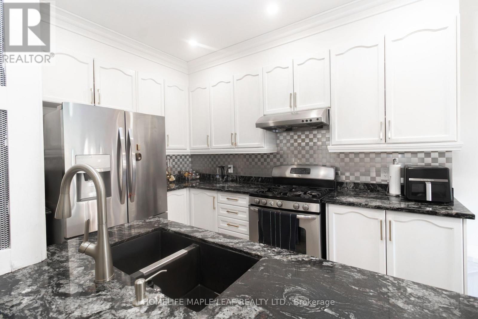 11 Icefall Road, Caledon, Ontario  L7C 3T7 - Photo 13 - W12988486