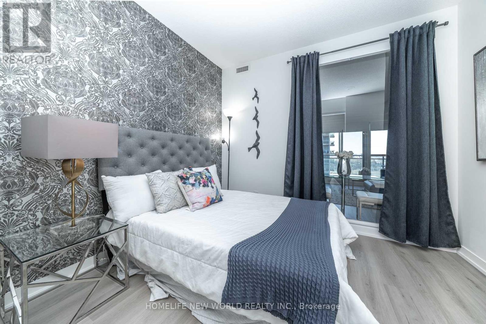 1722 - 165 Legion Road N, Toronto, Ontario M8Y 0B3 - Photo 17 - W12988494