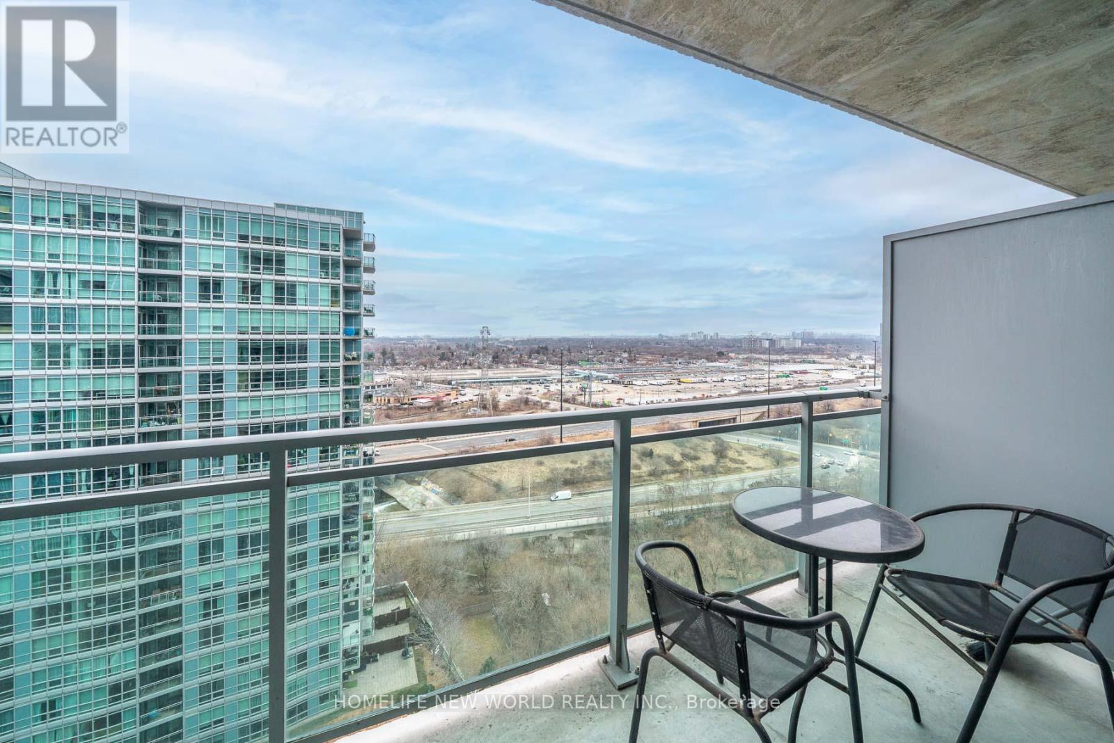 1722 - 165 Legion Road N, Toronto, Ontario M8Y 0B3 - Photo 22 - W12988494