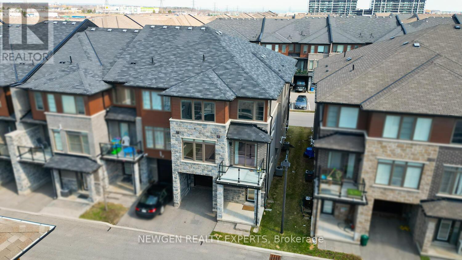 283 - 30 Times Square Boulevard, Hamilton, Ontario  L8J 0L9 - Photo 2 - X12988474