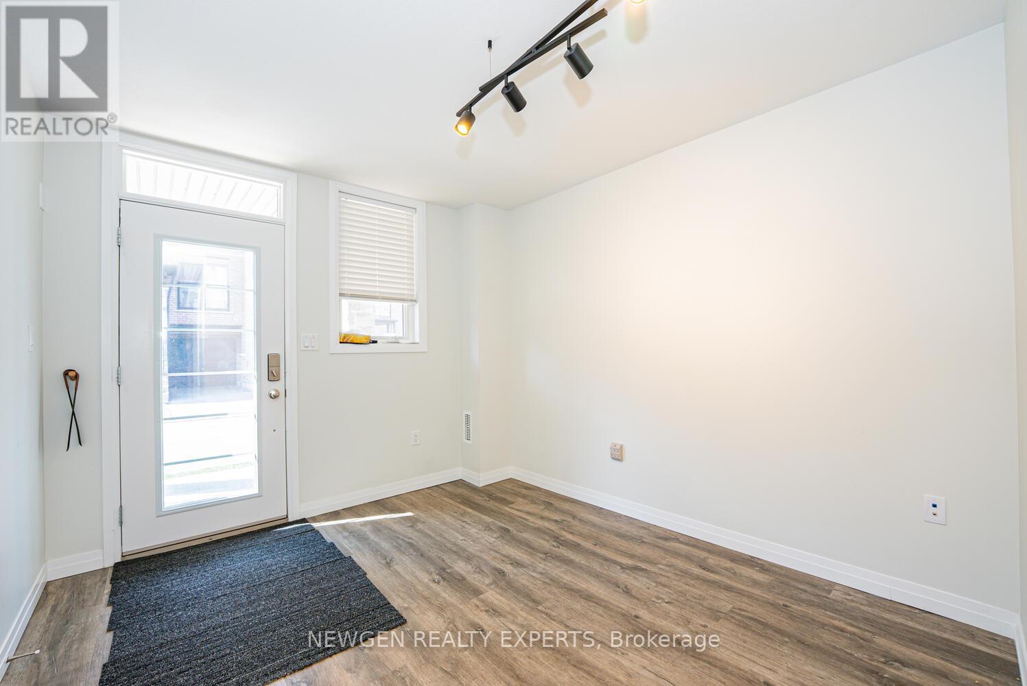 283 - 30 Times Square Boulevard, Hamilton, Ontario  L8J 0L9 - Photo 8 - X12988474