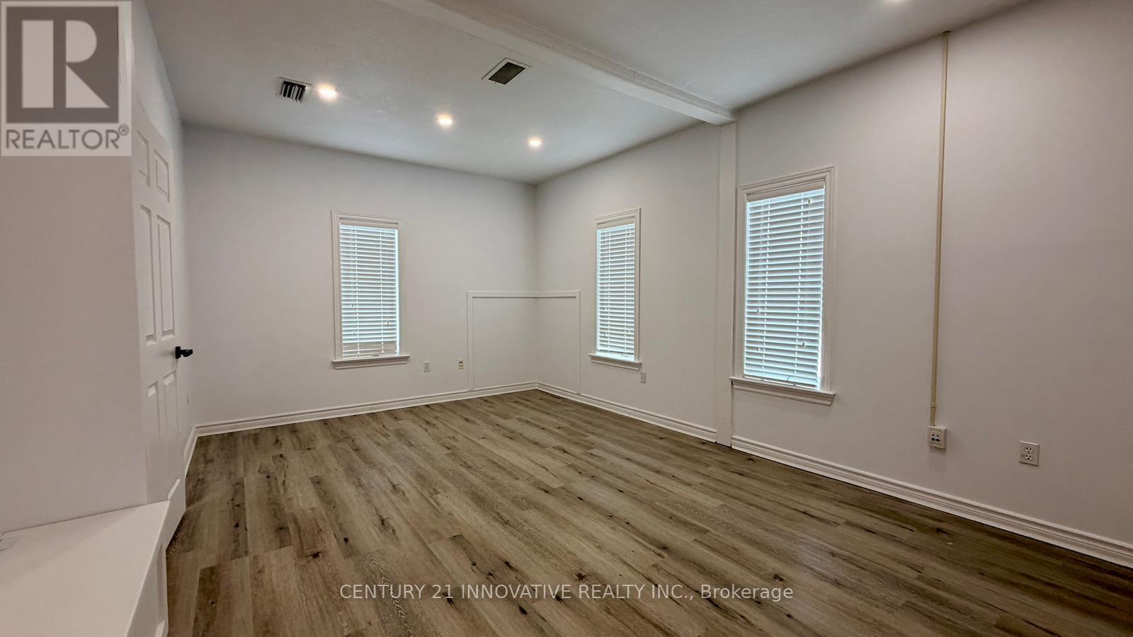 5615 Mcgillivray Drive N, Lucan Biddulph, Ontario  N0M 2J0 - Photo 11 - X12988504