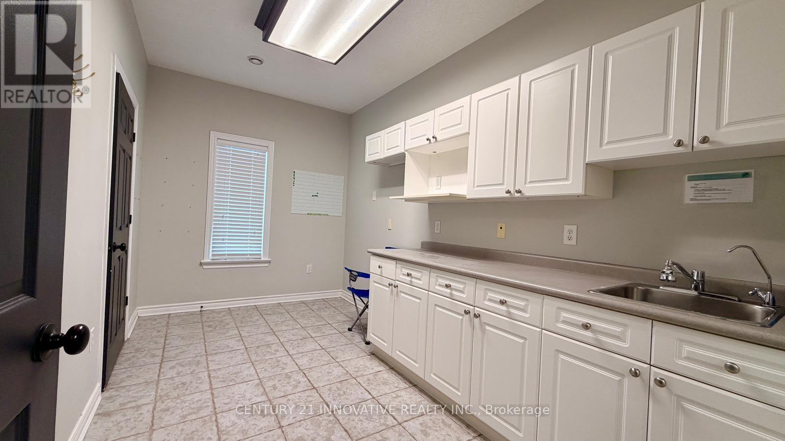 5615 Mcgillivray Drive N, Lucan Biddulph, Ontario  N0M 2J0 - Photo 18 - X12988504