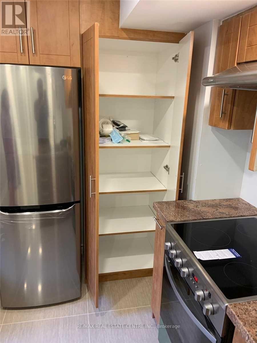 3837 Deepwood Heights, Mississauga, Ontario  L5M 6M4 - Photo 8 - W12976778