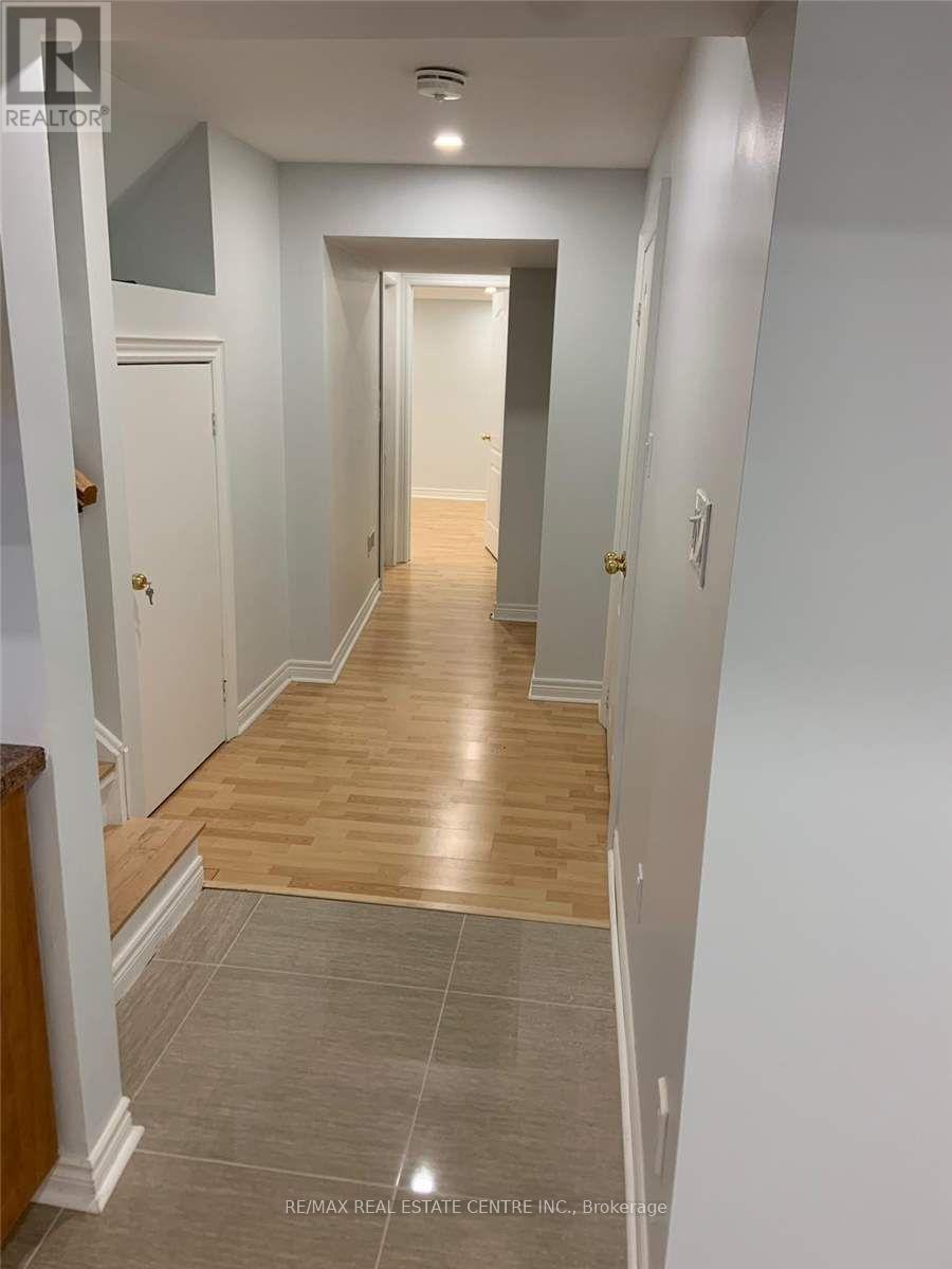 3837 Deepwood Heights, Mississauga, Ontario  L5M 6M4 - Photo 9 - W12976778