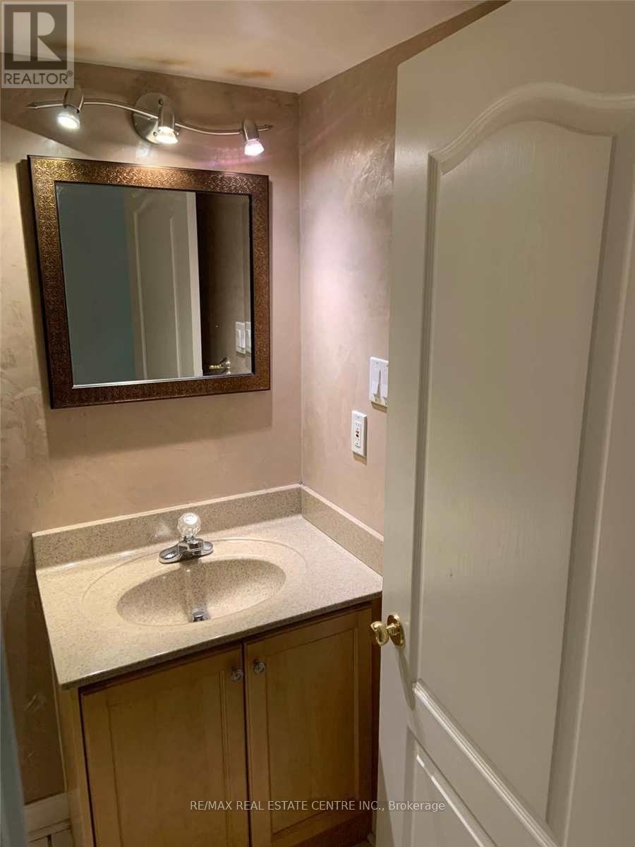 3837 Deepwood Heights, Mississauga, Ontario  L5M 6M4 - Photo 15 - W12976778