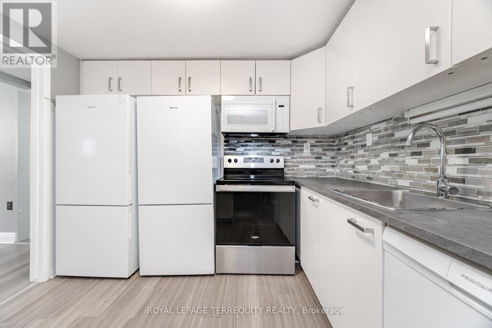 16 Royal Avenue, Hamilton, Ontario  L8S 2C2 - Photo 12 - X12984786