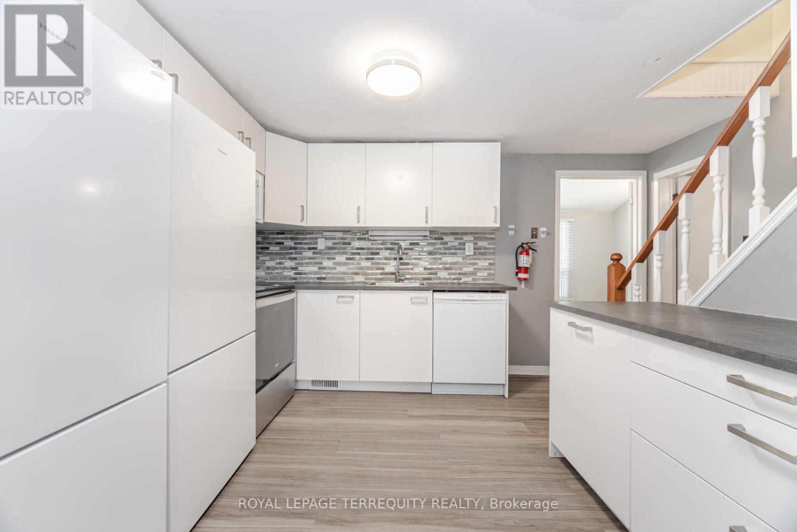 16 Royal Avenue, Hamilton, Ontario  L8S 2C2 - Photo 10 - X12984786