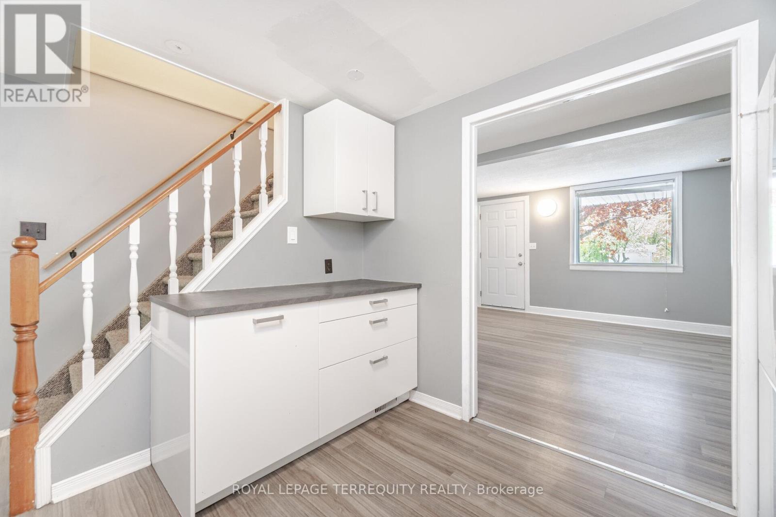 16 Royal Avenue, Hamilton, Ontario  L8S 2C2 - Photo 11 - X12984786