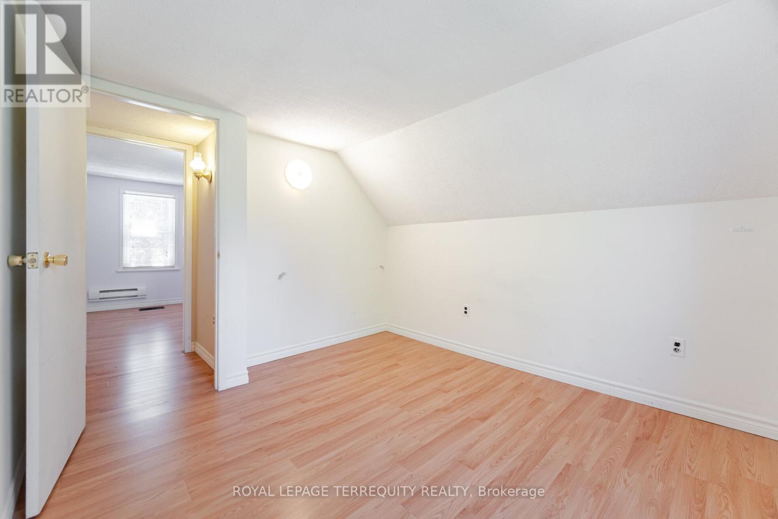 16 Royal Avenue, Hamilton, Ontario  L8S 2C2 - Photo 30 - X12984786