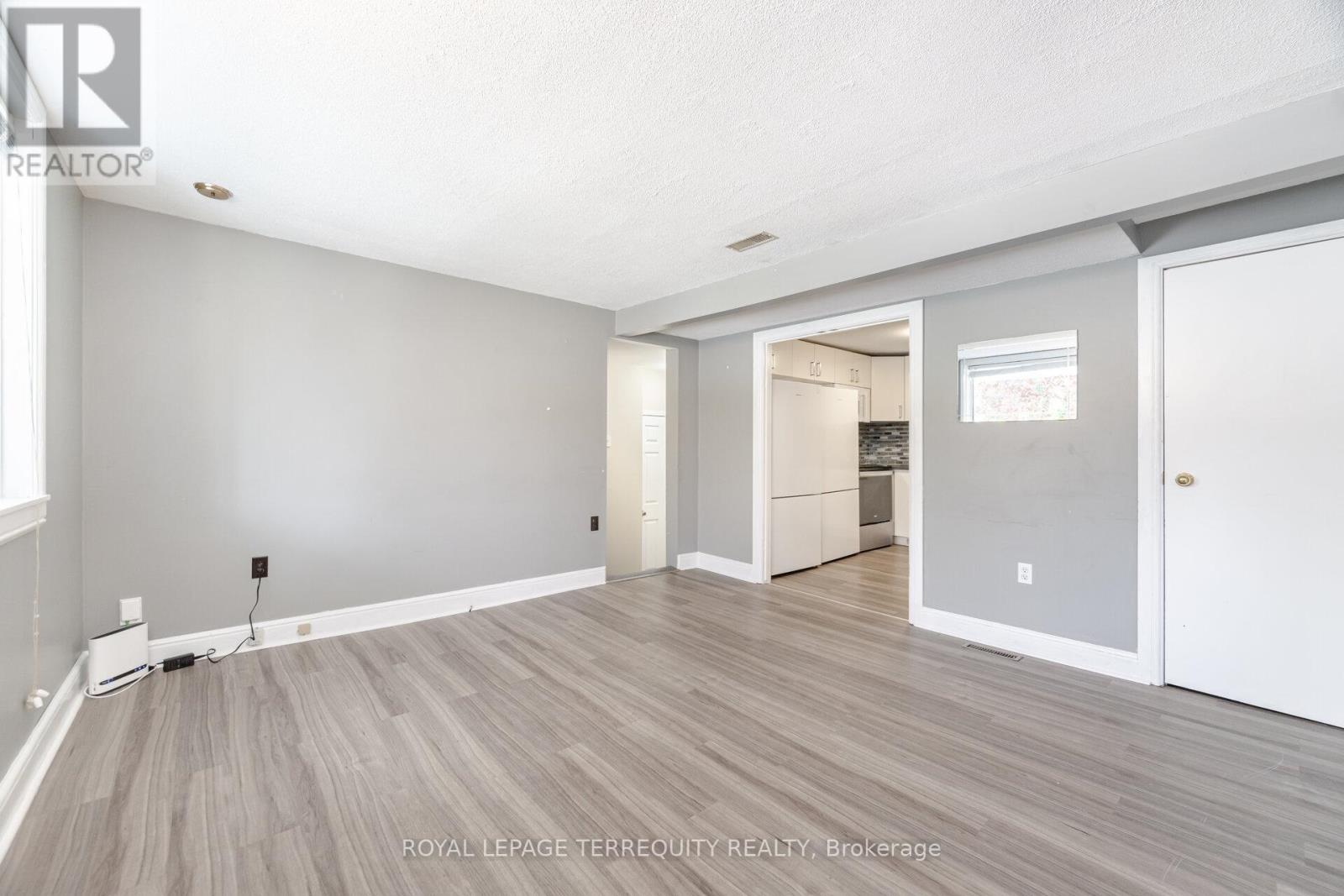 16 Royal Avenue, Hamilton, Ontario  L8S 2C2 - Photo 6 - X12984786