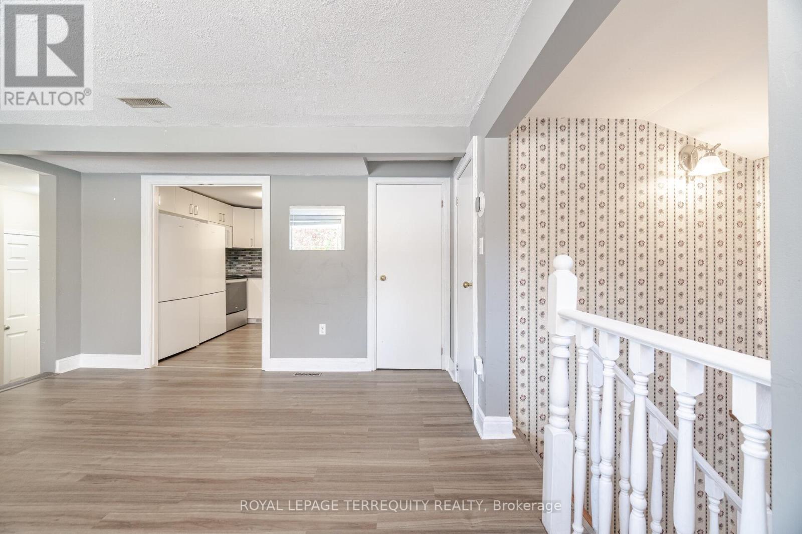 16 Royal Avenue, Hamilton, Ontario  L8S 2C2 - Photo 5 - X12984786