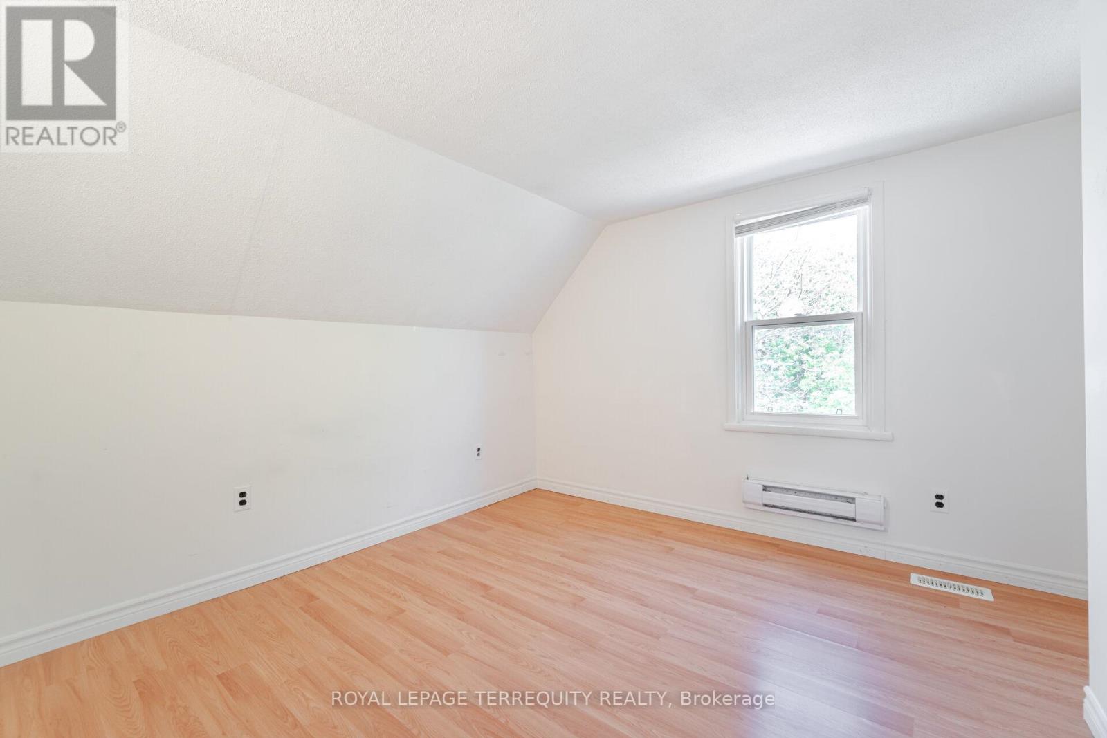 16 Royal Avenue, Hamilton, Ontario  L8S 2C2 - Photo 28 - X12984786