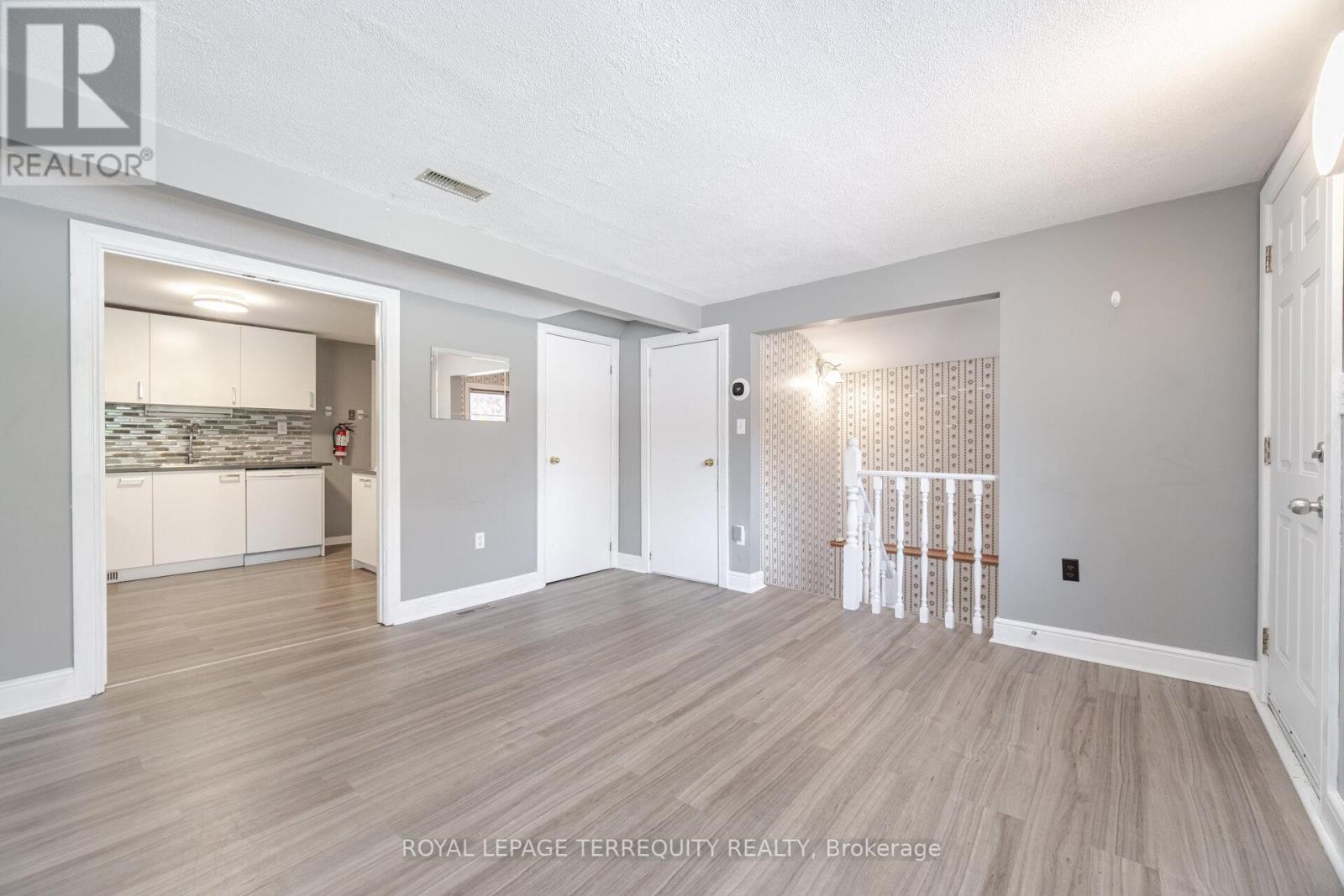 16 Royal Avenue, Hamilton, Ontario  L8S 2C2 - Photo 9 - X12984786