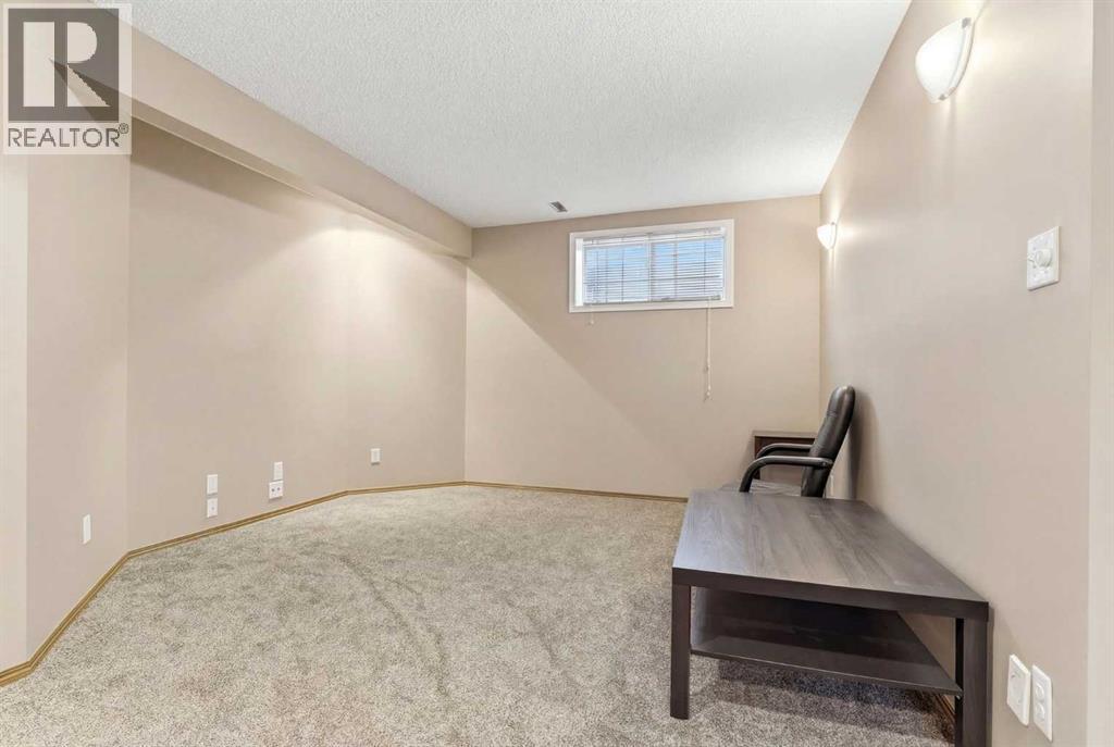 105 Douglas Ridge Circle Se, Calgary, Alberta  T2Z 3B7 - Photo 30 - A2289309