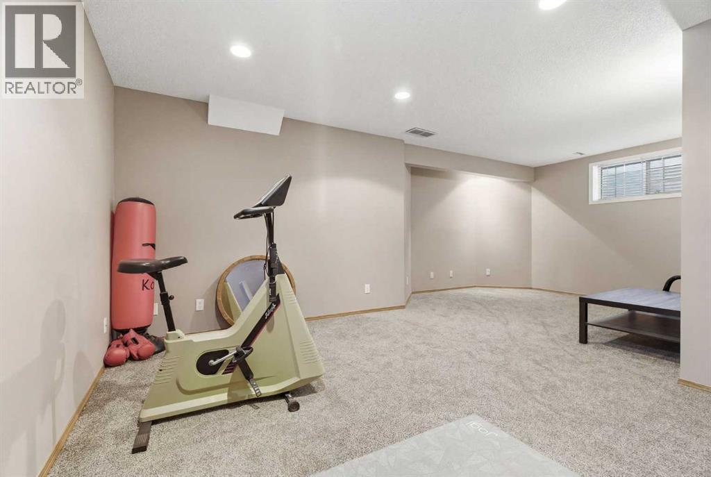 105 Douglas Ridge Circle Se, Calgary, Alberta  T2Z 3B7 - Photo 32 - A2289309