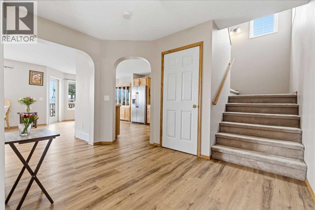 105 Douglas Ridge Circle Se, Calgary, Alberta  T2Z 3B7 - Photo 4 - A2289309