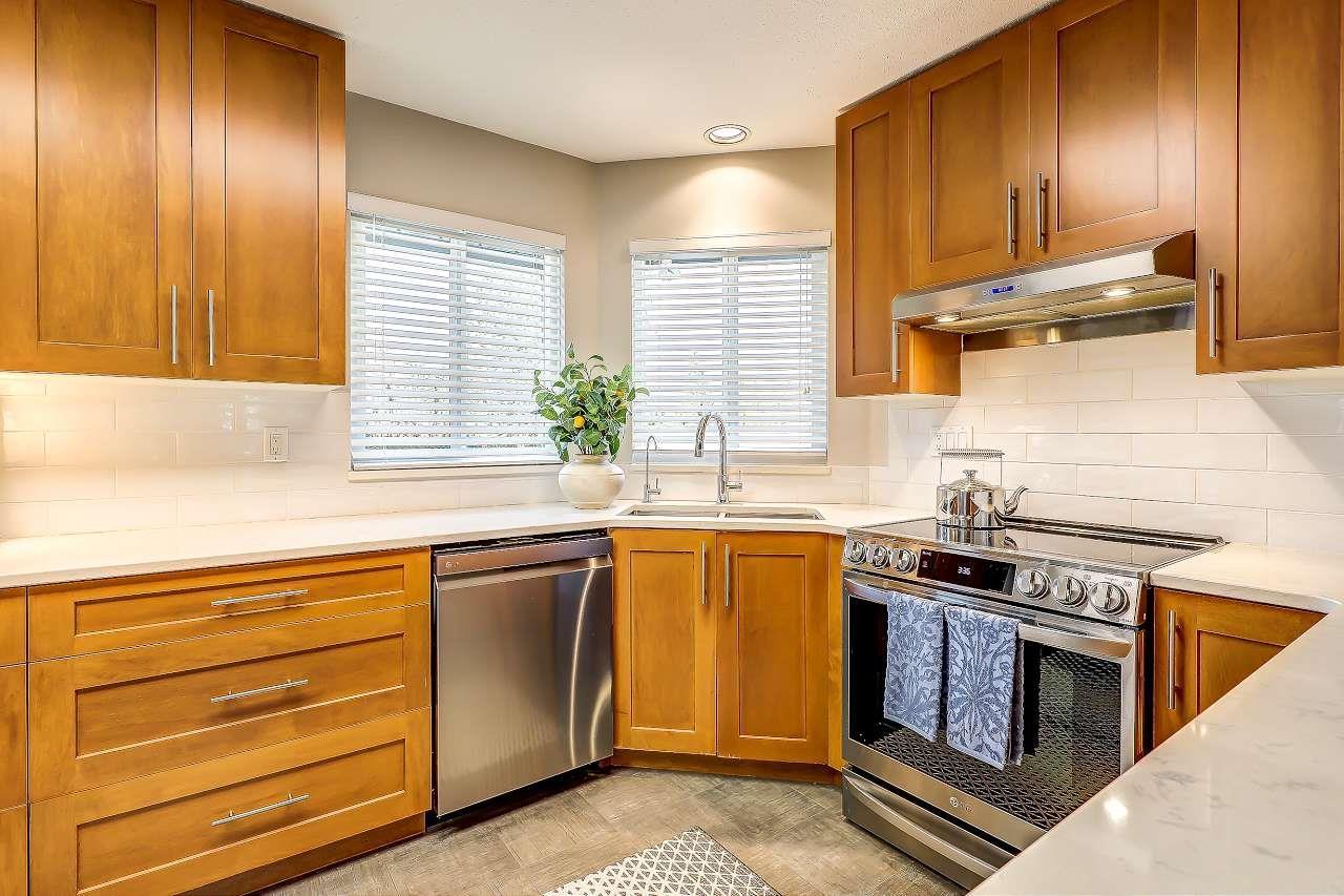 16529 85th Avenue, Surrey, British Columbia  V4N 3H2 - Photo 9 - R3108847