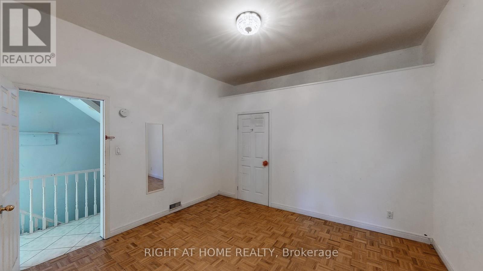 Main - 66 Gladstone Avenue, Toronto, Ontario  M6J 3K8 - Photo 11 - C12988542