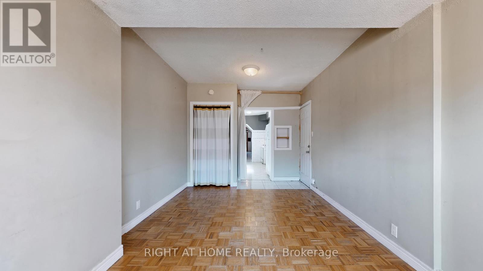 Main - 66 Gladstone Avenue, Toronto, Ontario  M6J 3K8 - Photo 4 - C12988542