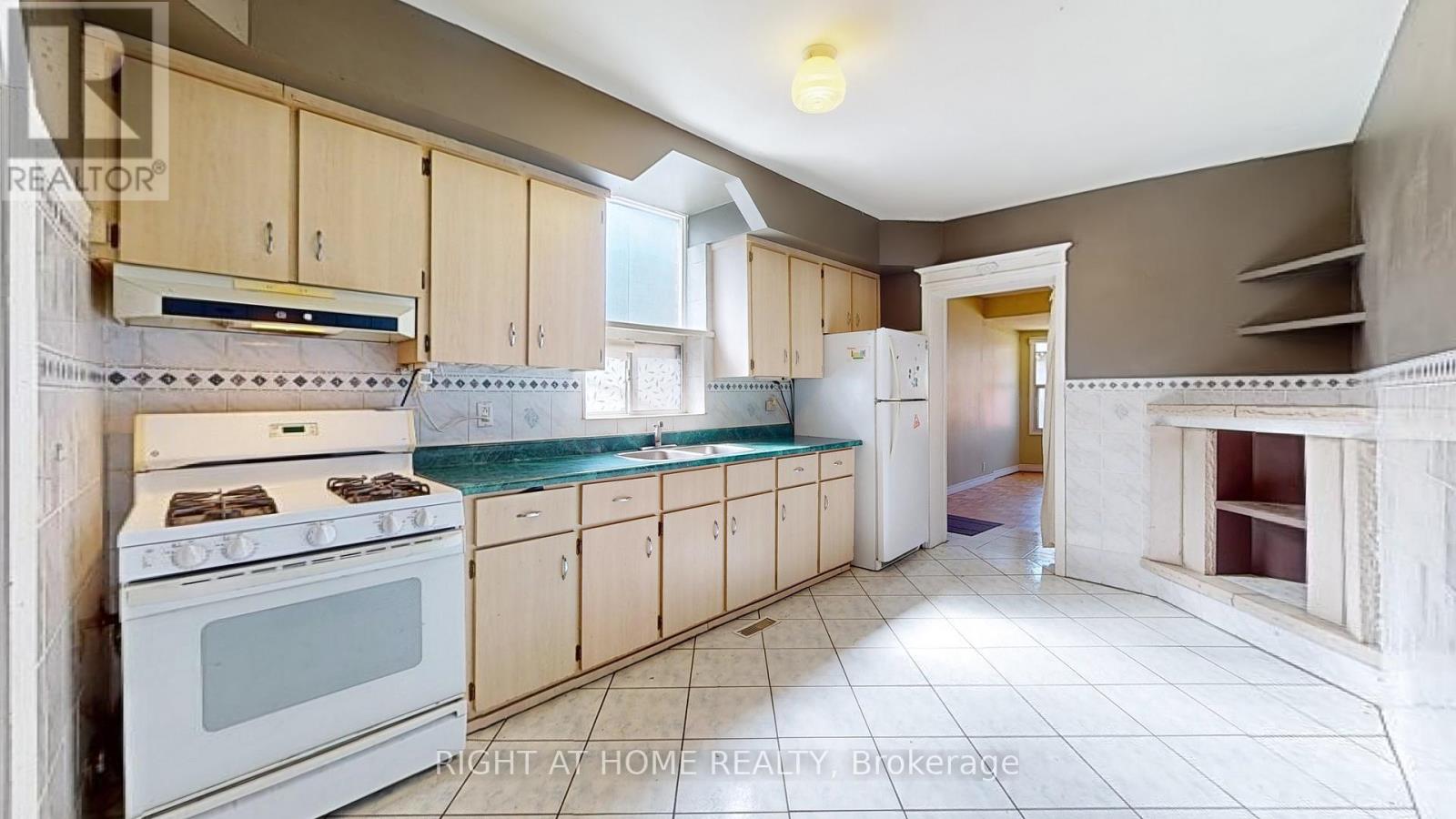 Main - 66 Gladstone Avenue, Toronto, Ontario  M6J 3K8 - Photo 7 - C12988542