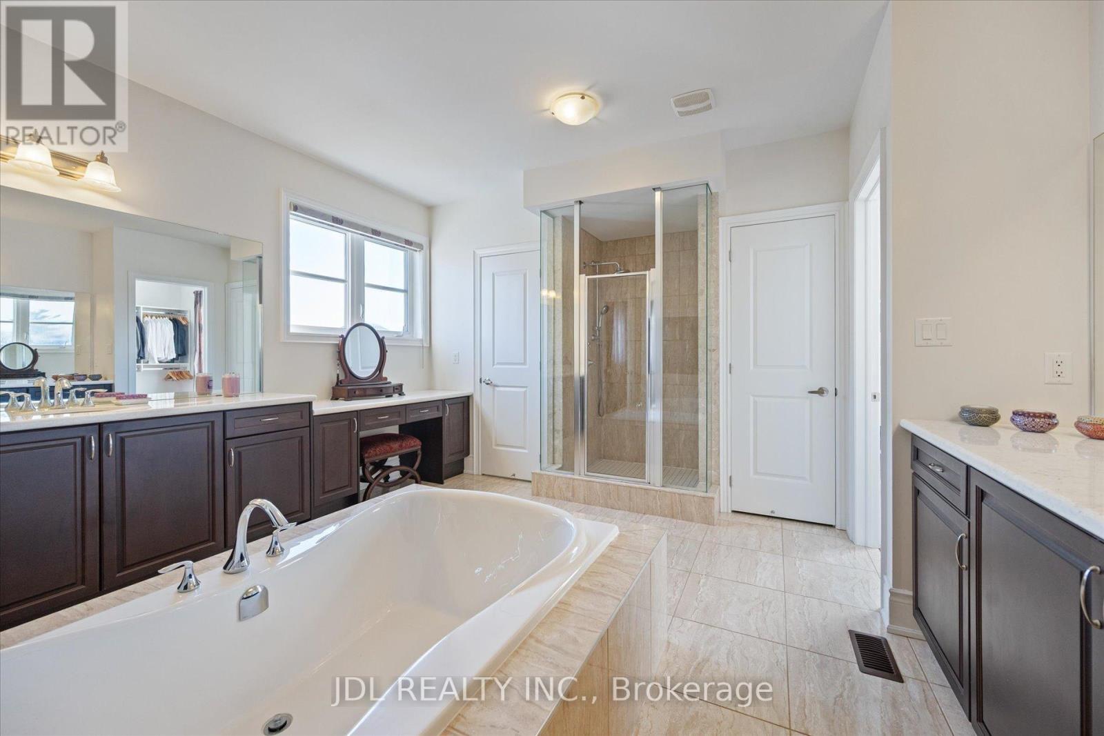 62 Silver Sterling Crescent, Vaughan, Ontario  L4H 4C5 - Photo 28 - N12842272