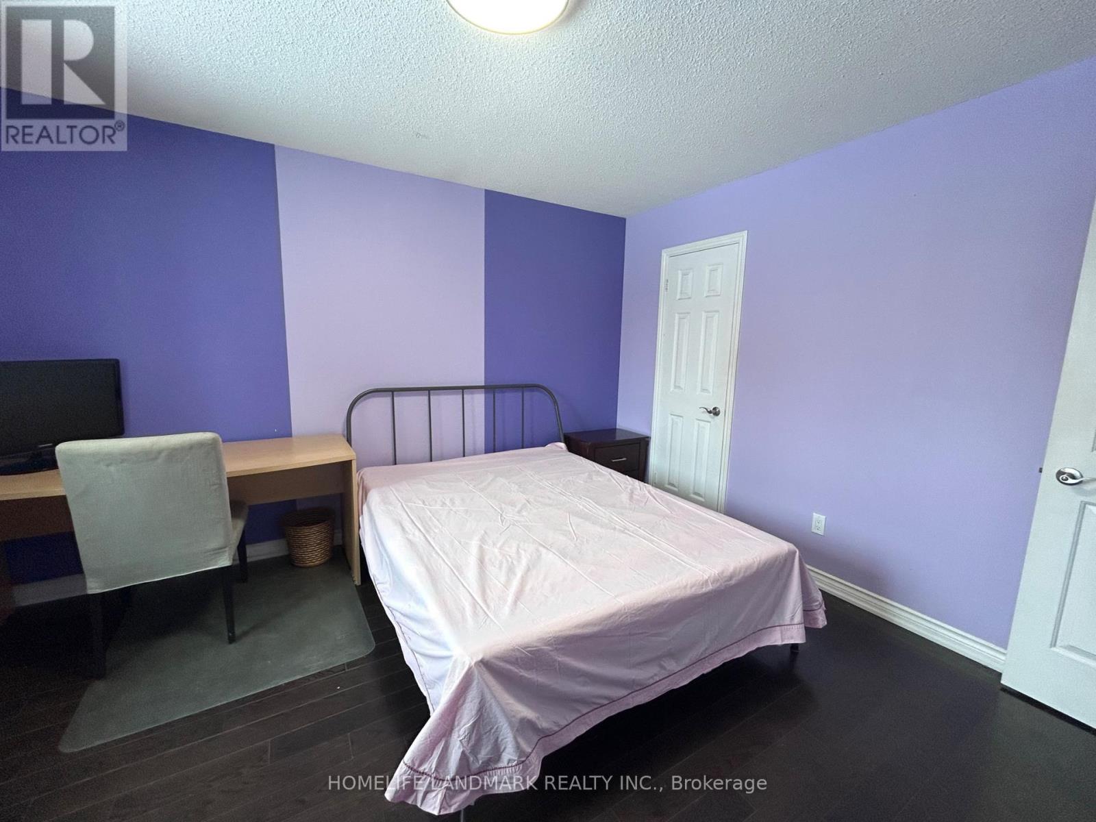 45 Briggs Avenue, Richmond Hill, Ontario  L4B 1N7 - Photo 3 - N12988530