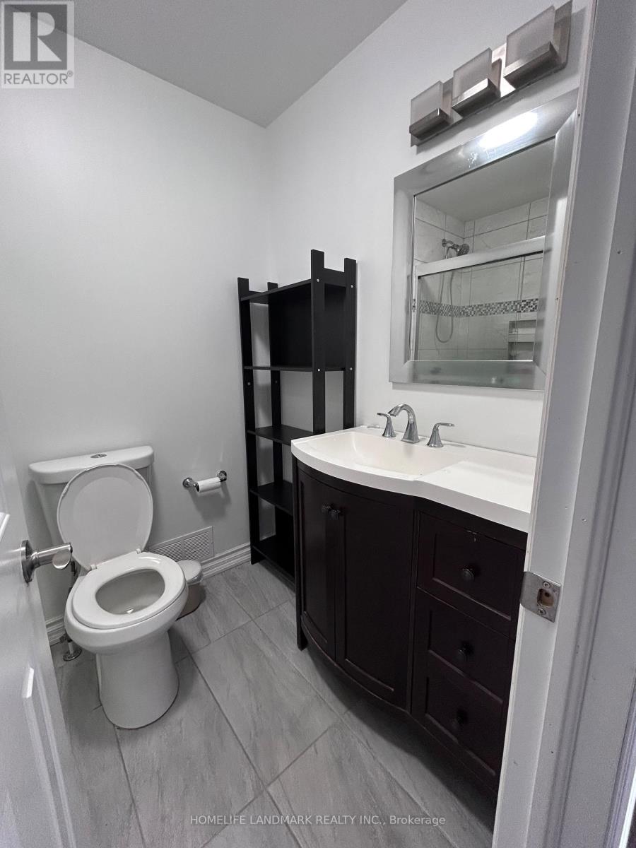 45 Briggs Avenue, Richmond Hill, Ontario  L4B 1N7 - Photo 4 - N12988530