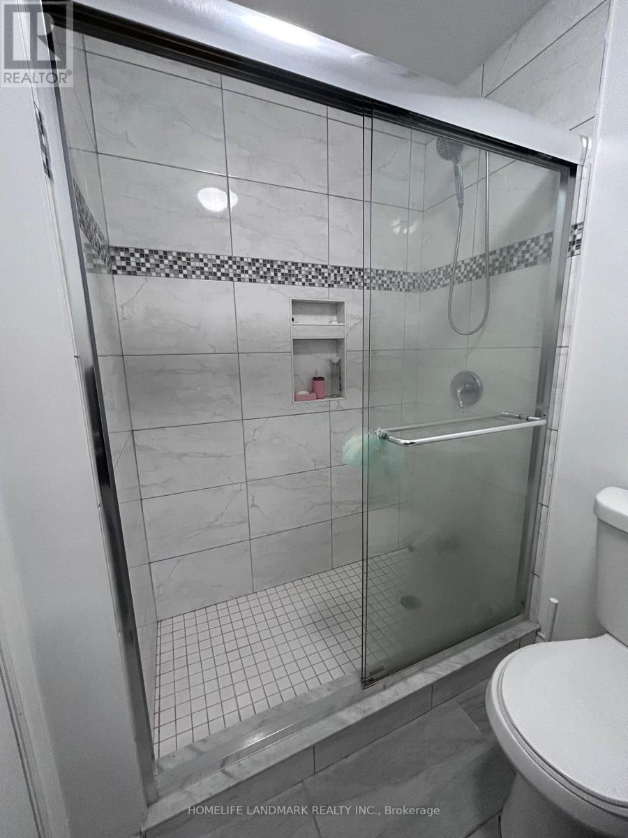 45 Briggs Avenue, Richmond Hill, Ontario  L4B 1N7 - Photo 5 - N12988530