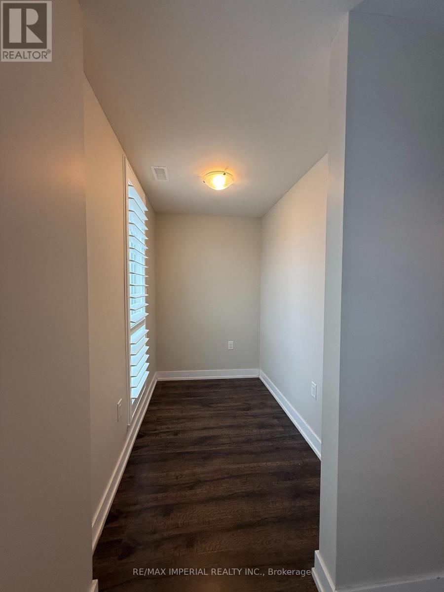 305 - 2370 Khalsa Gate, Oakville, Ontario  L6M 1P5 - Photo 10 - W12988516