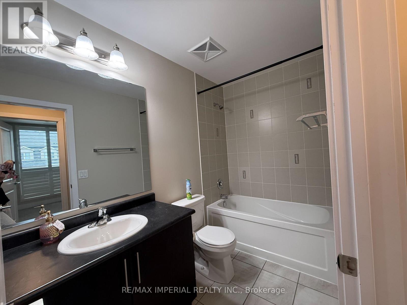 305 - 2370 Khalsa Gate, Oakville, Ontario  L6M 1P5 - Photo 16 - W12988516