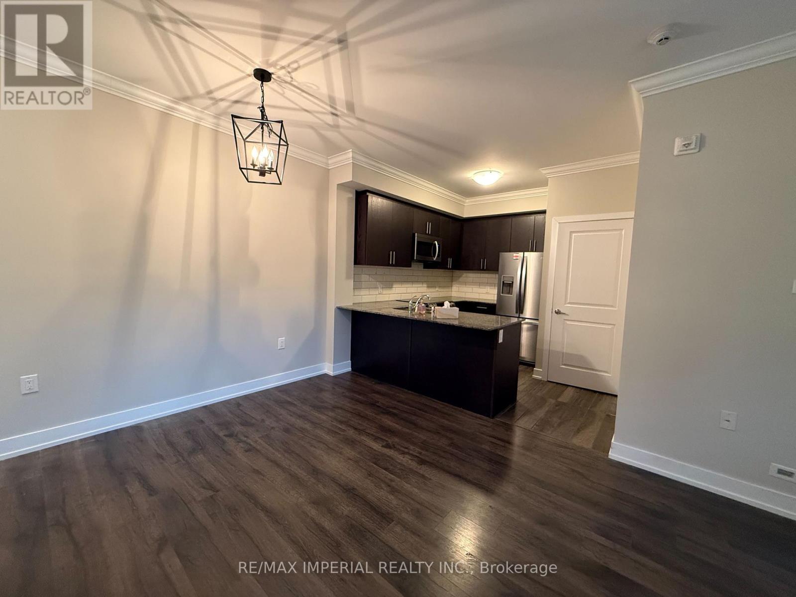 305 - 2370 Khalsa Gate, Oakville, Ontario  L6M 1P5 - Photo 3 - W12988516