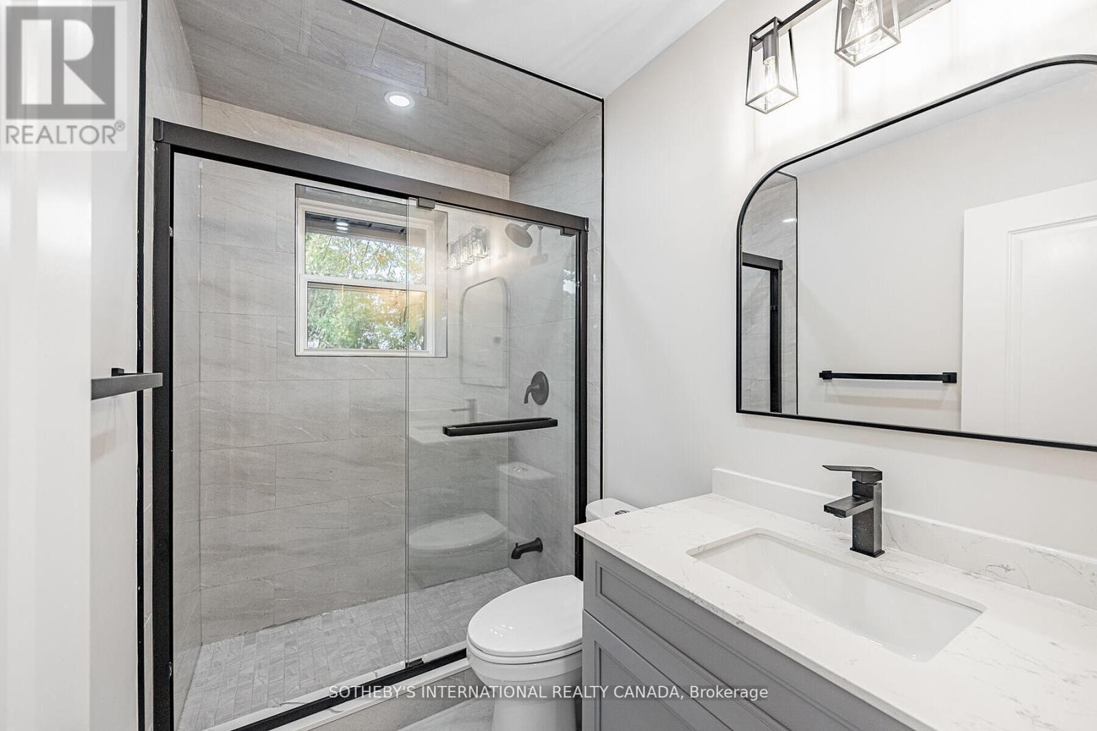 Upper - 222 Hammersmith Court, Burlington, Ontario  L7L 4N7 - Photo 18 - W12988518