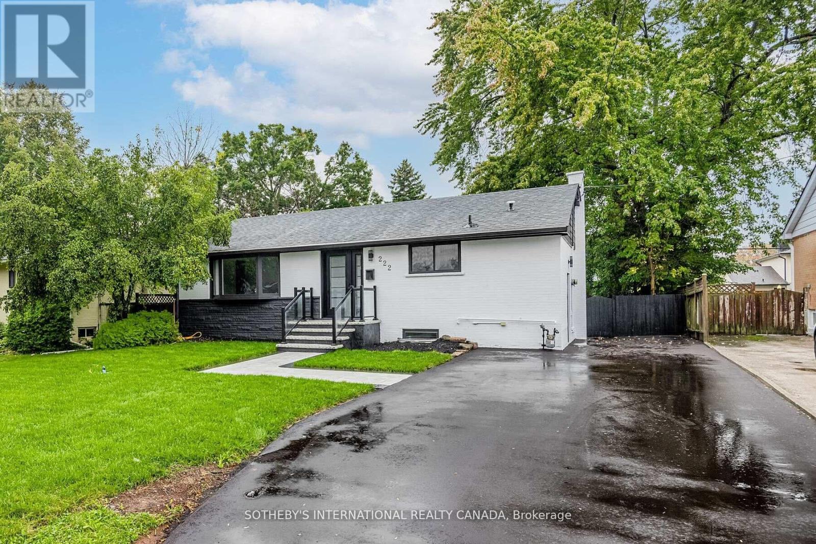 Upper - 222 Hammersmith Court, Burlington, Ontario  L7L 4N7 - Photo 2 - W12988518