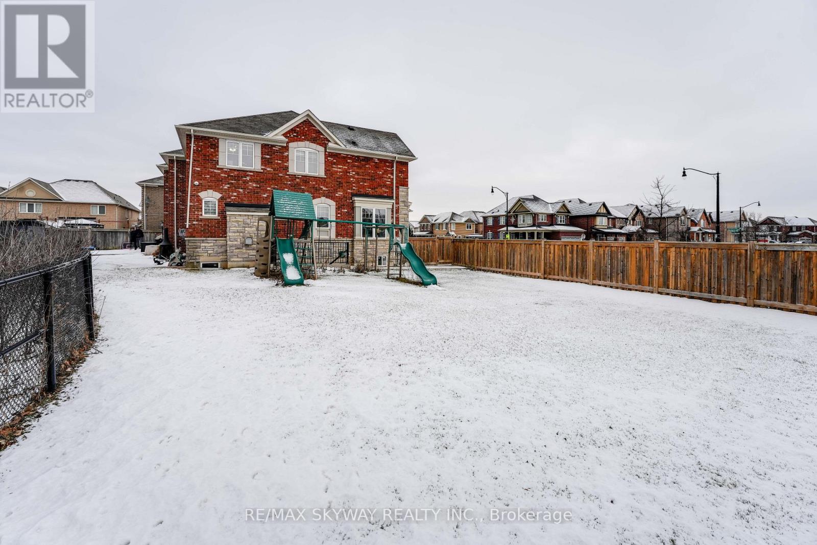 67 Veterans Drive, Brampton, Ontario  L7A 0T6 - Photo 49 - W12988524