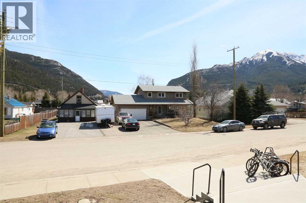 2117 127 Street, Blairmore, Alberta  T0K 0E0 - Photo 3 - A2300166