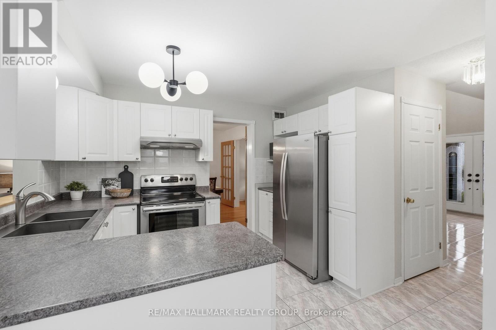 1144 Ambercrest Street, Ottawa, Ontario  K1J 1A9 - Photo 14 - X12988552