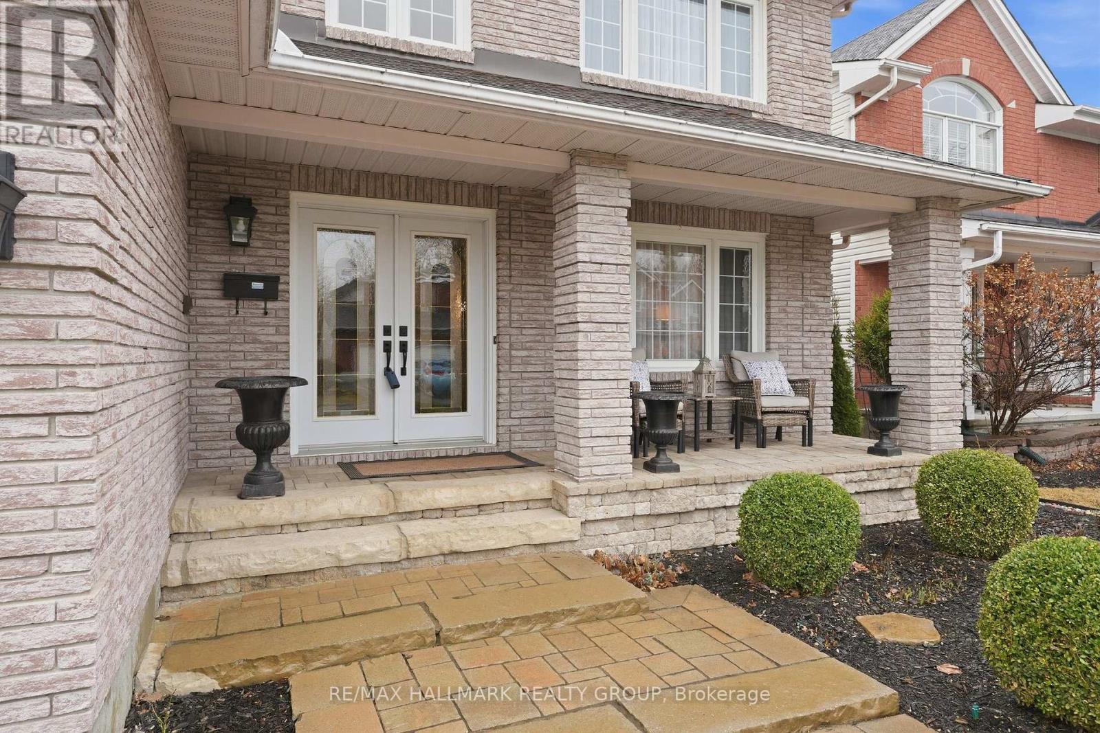 1144 Ambercrest Street, Ottawa, Ontario  K1J 1A9 - Photo 3 - X12988552