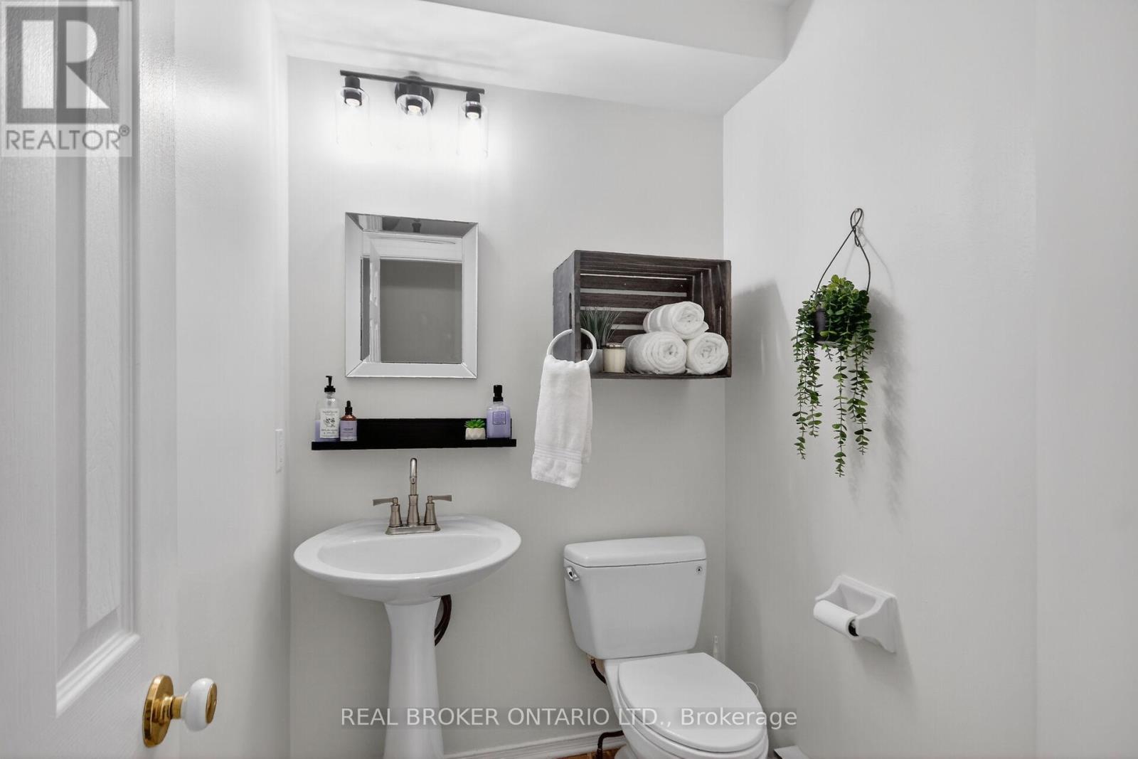 418 Briston Private, Ottawa, Ontario  K1G 5R4 - Photo 4 - X12988558