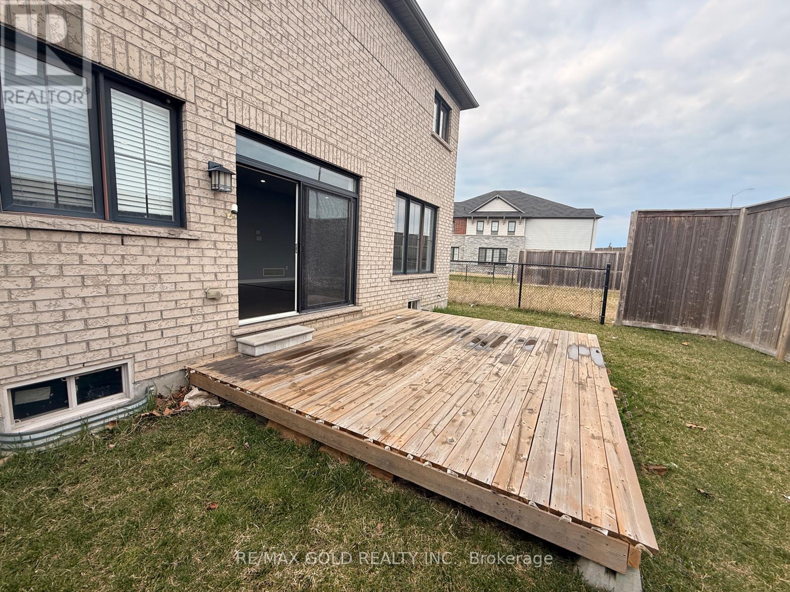 206 Crafter Crescent, Hamilton, Ontario  L8J 0J1 - Photo 35 - X12955834