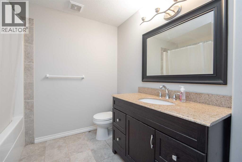 81 Inglewood Drive, Red Deer, Alberta  T4R 0B2 - Photo 28 - A2300784