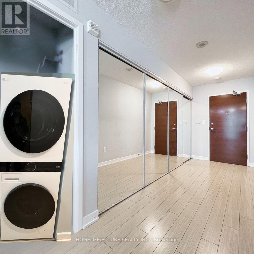 649 - 10 Capreol Court, Toronto, Ontario  M5V 4B3 - Photo 10 - C12988564