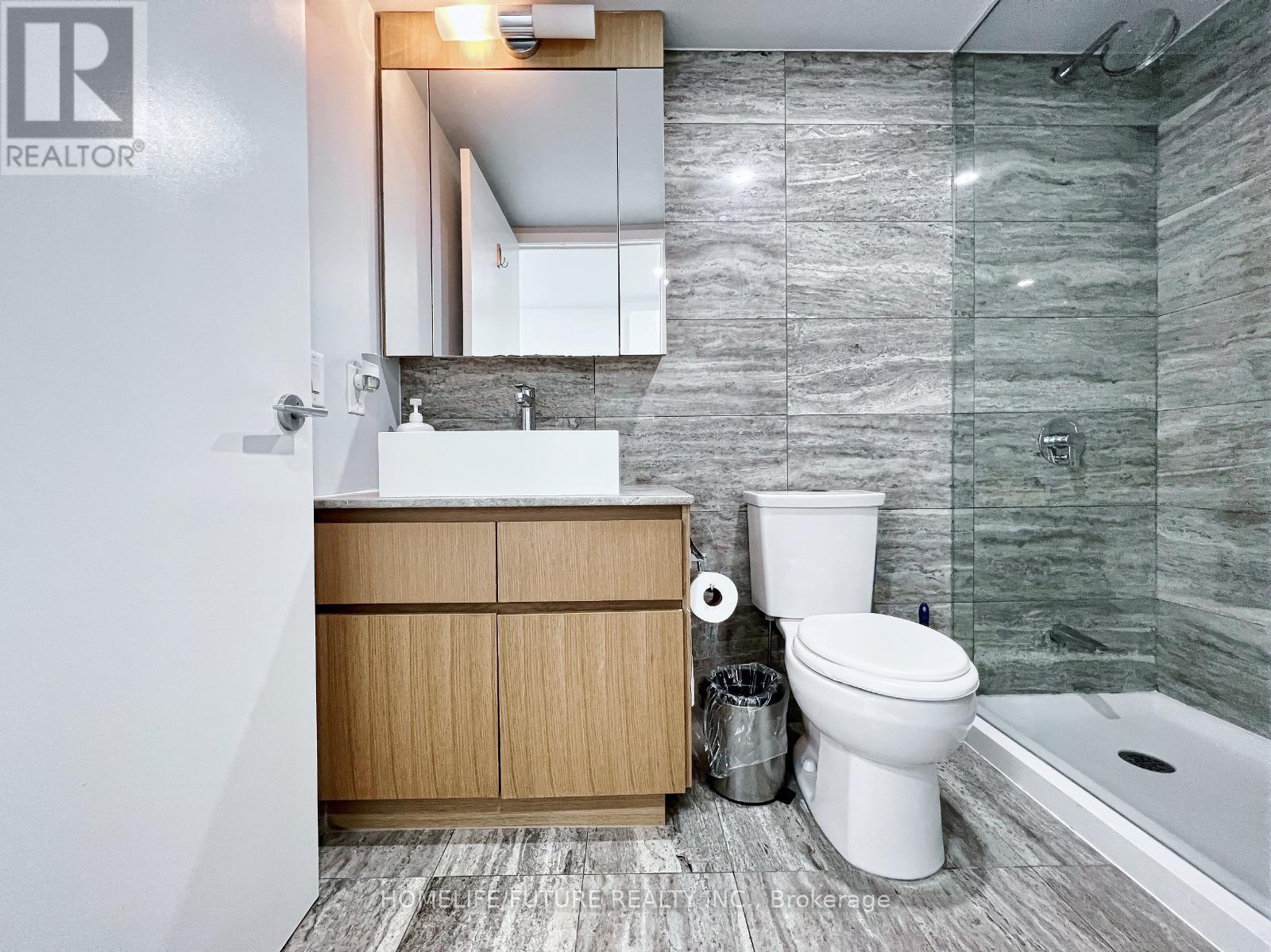 649 - 10 Capreol Court, Toronto, Ontario  M5V 4B3 - Photo 17 - C12988564