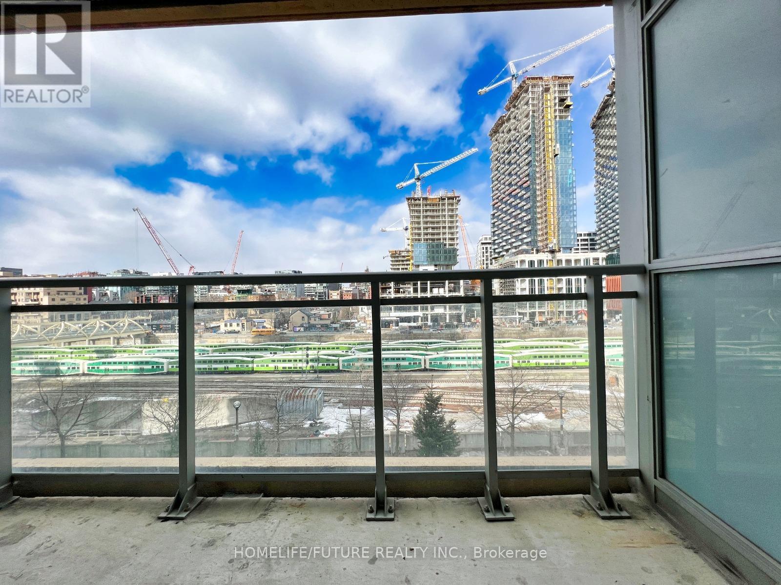 649 - 10 Capreol Court, Toronto, Ontario  M5V 4B3 - Photo 20 - C12988564