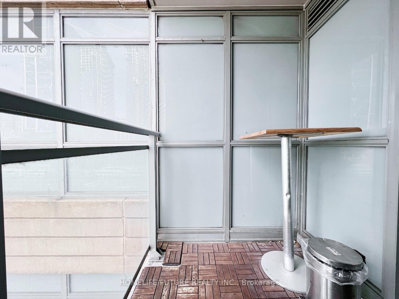 649 - 10 Capreol Court, Toronto, Ontario  M5V 4B3 - Photo 21 - C12988564