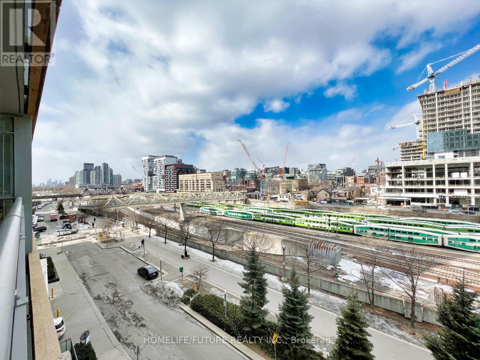 649 - 10 Capreol Court, Toronto, Ontario  M5V 4B3 - Photo 22 - C12988564