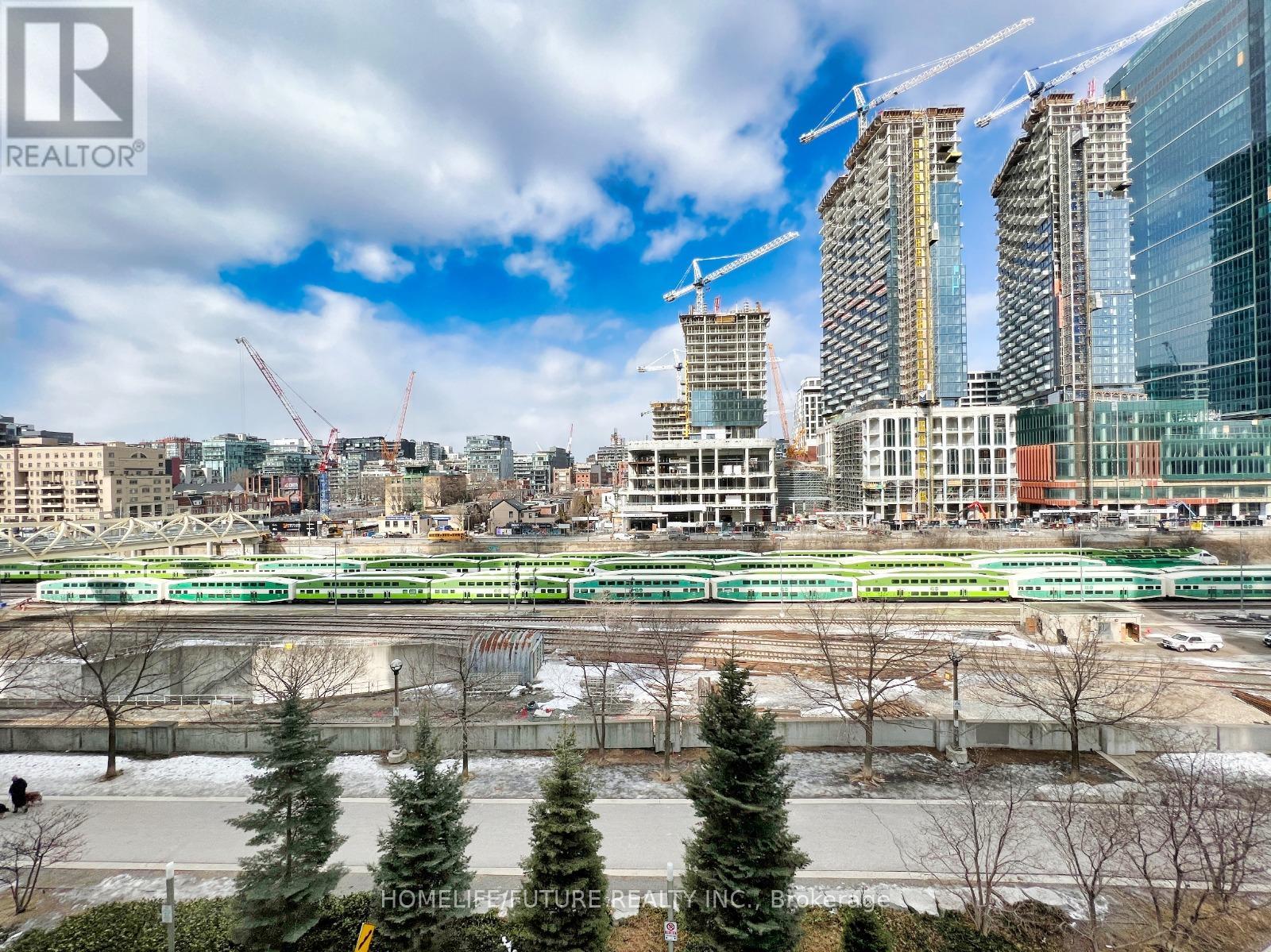 649 - 10 Capreol Court, Toronto, Ontario  M5V 4B3 - Photo 24 - C12988564