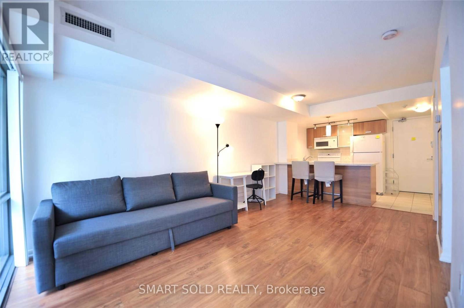 406 - 38 GRENVILLE STREET, Toronto, Ontario