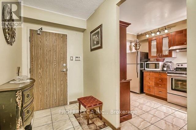 609 - 1131 Steeles Avenue W, Toronto, Ontario  M2R 3W8 - Photo 2 - C12988582