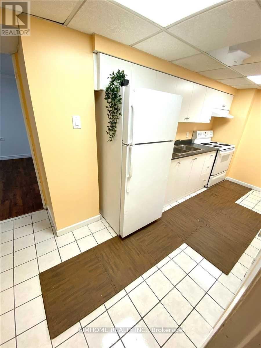 18 Rockport (Bsmt) Crescent S, Richmond Hill, Ontario  L4C 2L6 - Photo 15 - N12988590